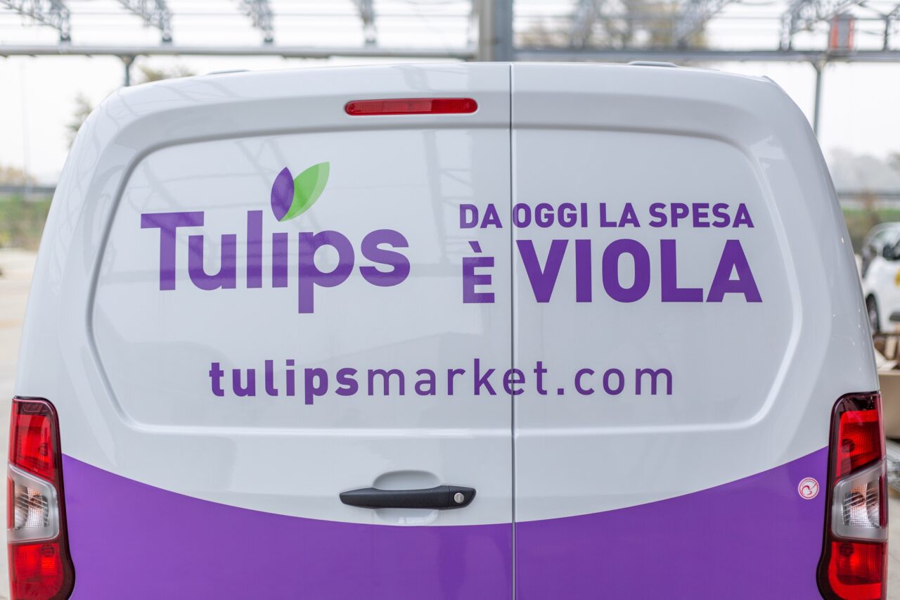 Un furgoncino per le consegne Tulips 