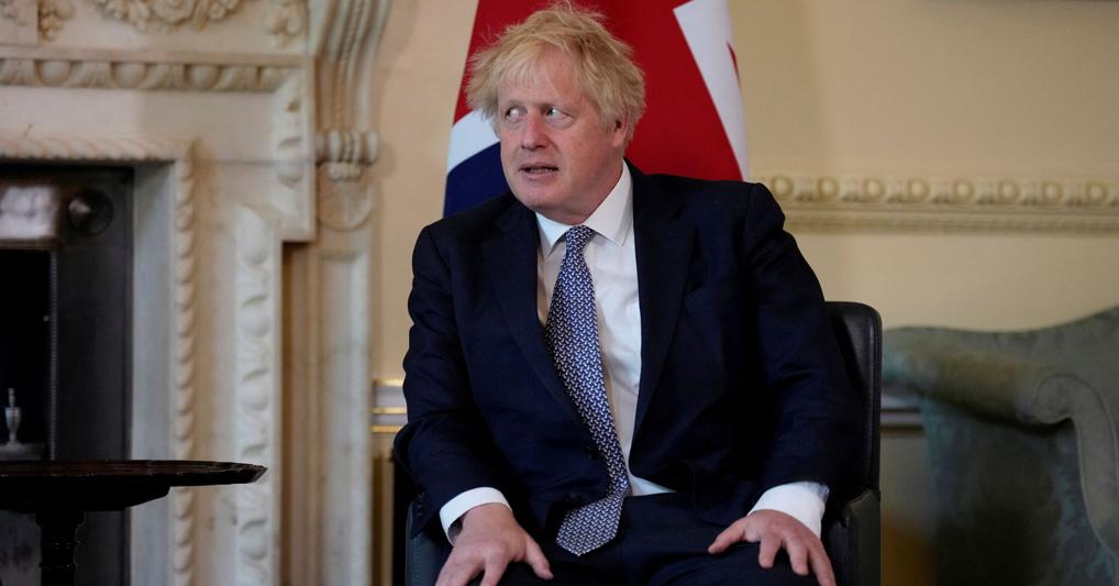 Partygate: ancora guai per Boris Johnson dopo le nuove foto di festeggiamenti in pieno lockdown