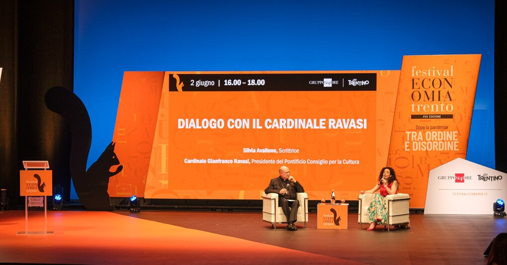 Il dialogo tra il cardinal Ravasi e la scrittrice Silvia Avallone 