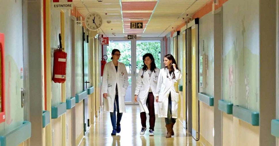 Spunta la responsabilità diretta dei medici per i danni ai pazienti, insorgono i camici bianchi