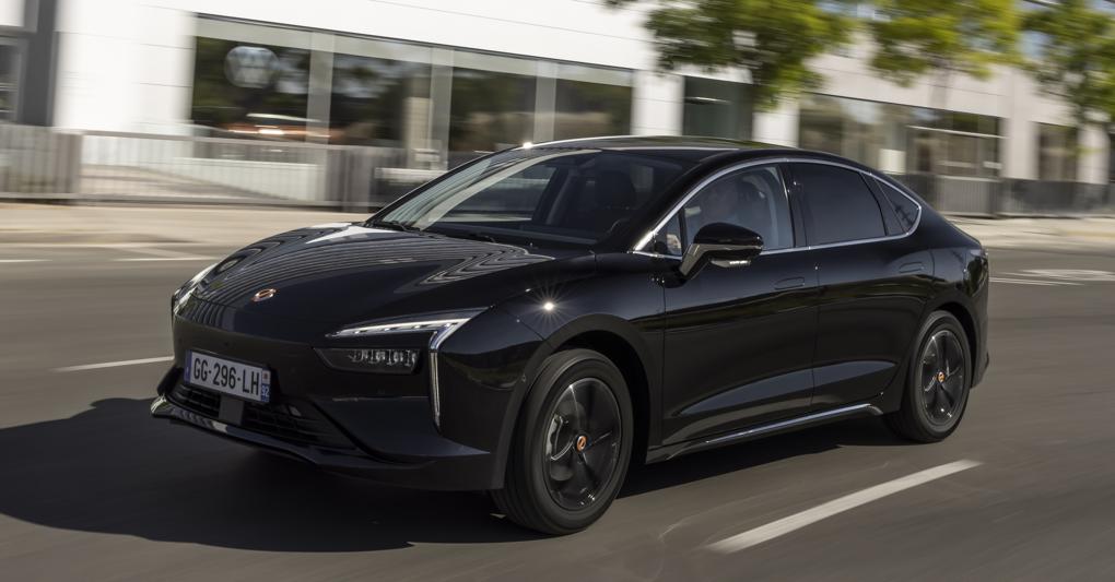 Limo, lunga 4,7 metri è una berlina elettrica da 450 km di autonomia 