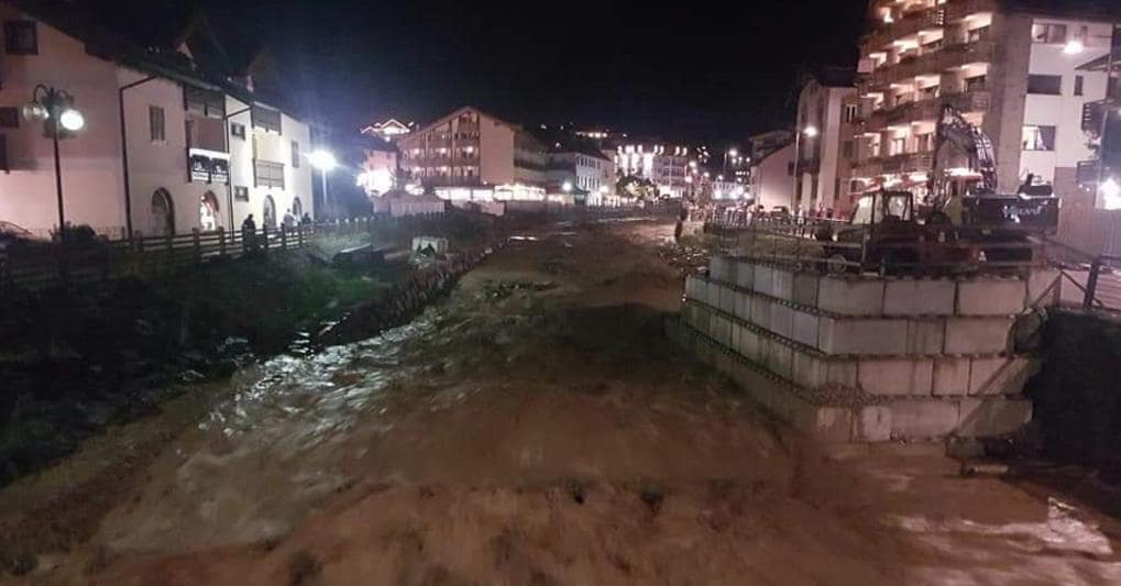 Maltempo: evacuati alberghi e case in val di Fassa per frane e allagamenti...