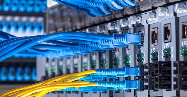 Firmati i contratti per la banda ultralarga. I cantieri andranno chiusi entro marzo 2026 (Adobe Stock)