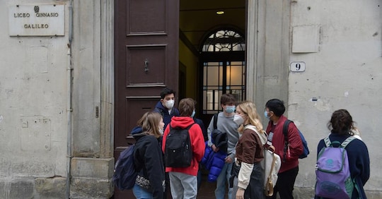 Abusi sulle studentesse, va risarcito il danno d'immagine ...