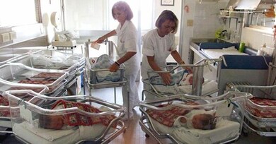 Istat, ancora calo record per le nascite. Nei primi 9 mesi dell’anno 6mila in meno rispetto al 2021 Istat, ancora calo record per le nascite. Nei primi 9 mesi dell’anno 6mila in meno rispetto al 2021