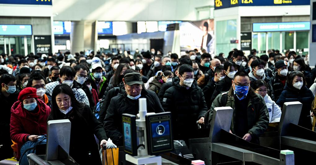 In movimento. In CIna sono iniziate le vacanze del Capodanno Lunare, le prime senza restrizioni dal 2020 