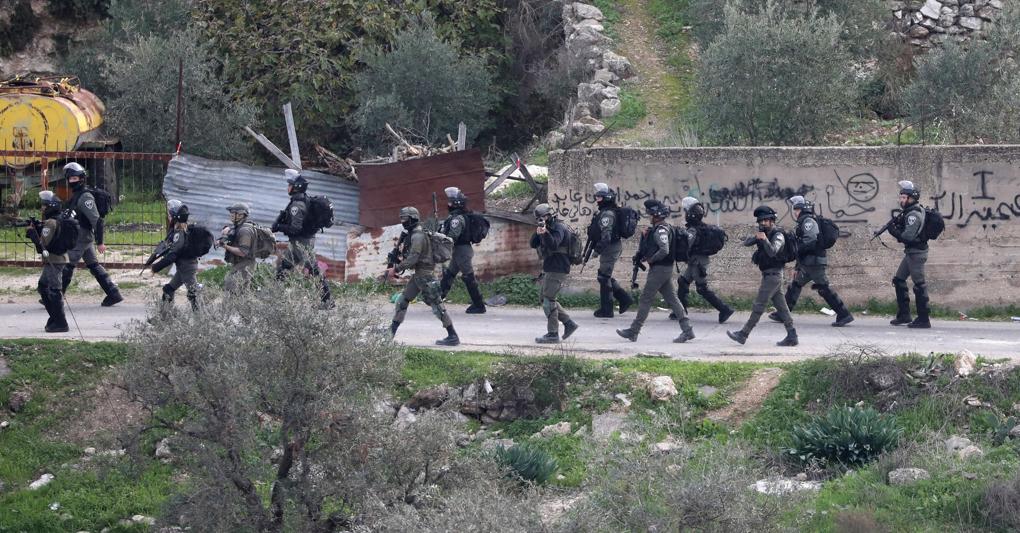 L’esercito di Israele durante il blitz al campo profughi di Jenin (Epa) 