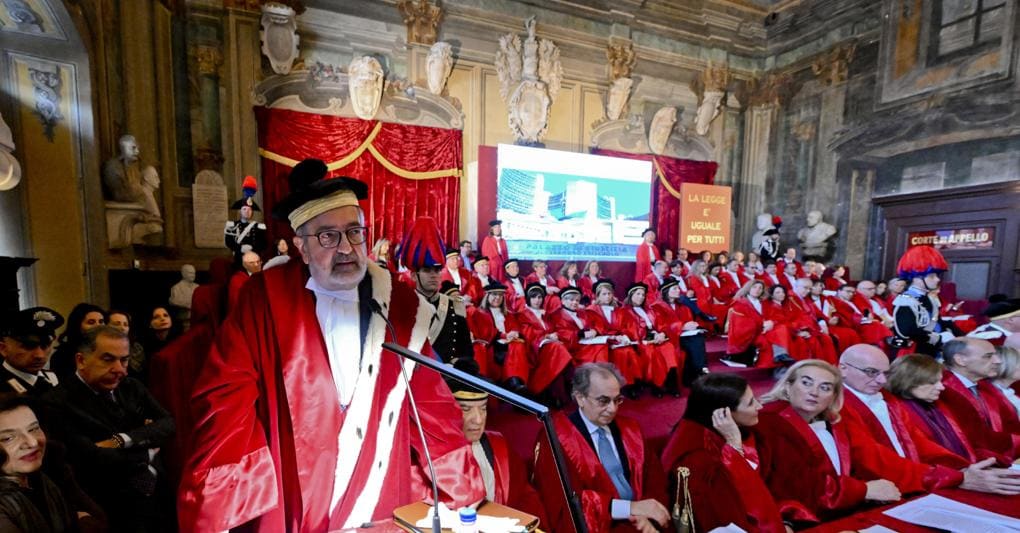 Il Procuratore generale della Repubblica di Napoli Luigi Riello  nel Salone dei Busti di Castel Capuano per la cerimonia di inaugurazione dell’anno giudiziario, 28 gennaio 2023 (ANSA)  