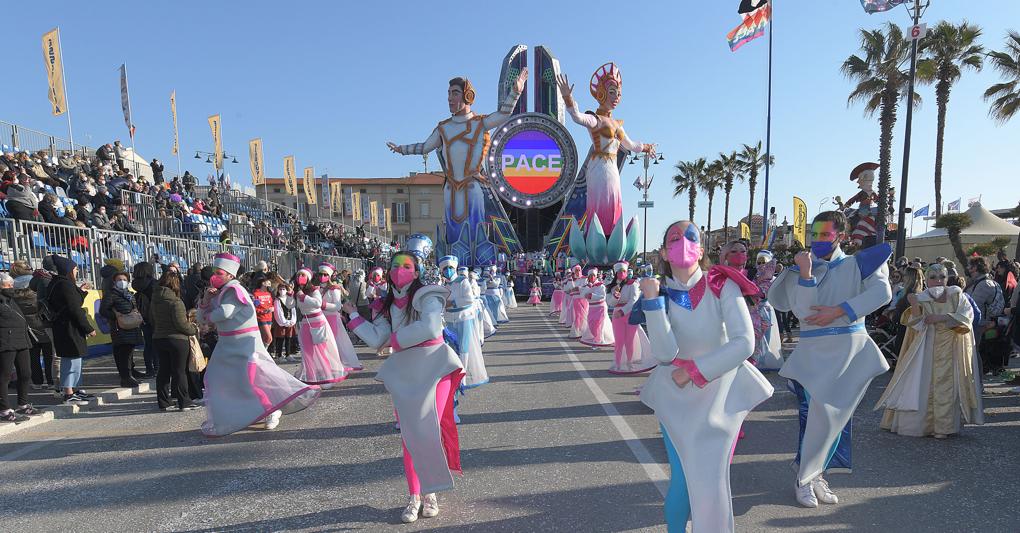 Viareggio, torna il Carnevale e punta a 67 milioni di giro d’aff...