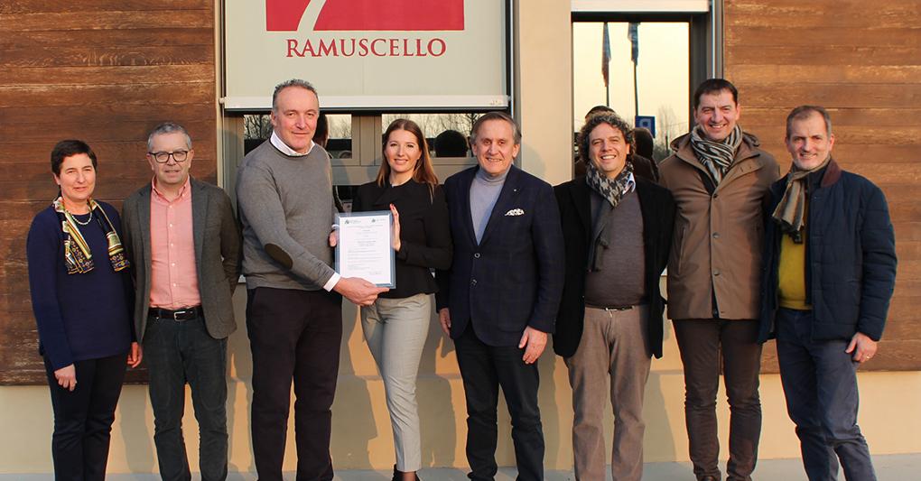 Cantina Ramuscello consegna certificazione vino vegano 2023 