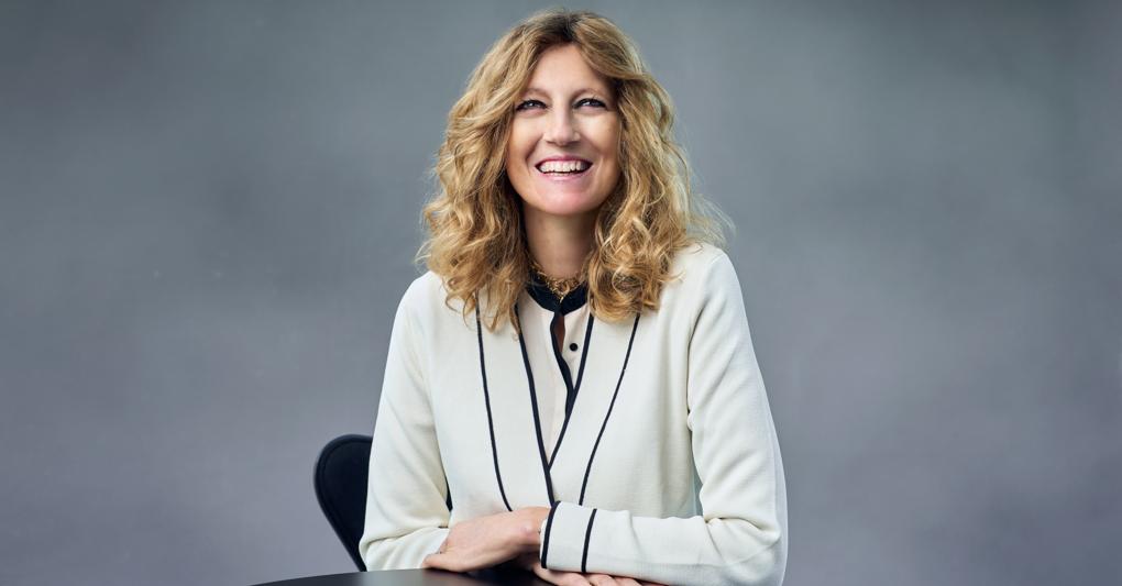 Dalla moda alla carta. Alessandra Carra è dal gennaio del 2022 amministratrice delegata del Gruppo Feltrinelli. In passato ha lavorato nella moda e nel lusso. Tra gli altri incarichi è stata anche ceo di Agnona, azienda tessile e abbigliamento parte del gruppo Ermenegildo Zegna. 