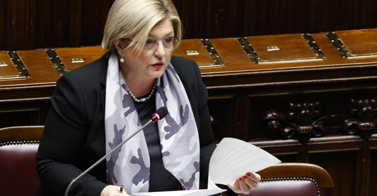 Il ministro del Lavoro Marina Calderone è intervenuta nel question time alla Camera (foto Ansa)