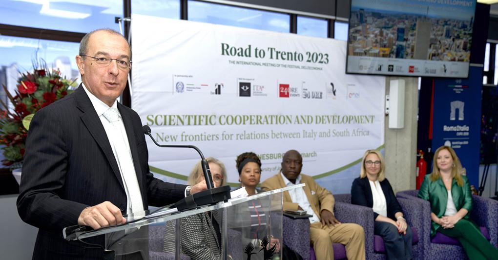 Un momento dell'evento di Abu Dhabi di Road to Trento 