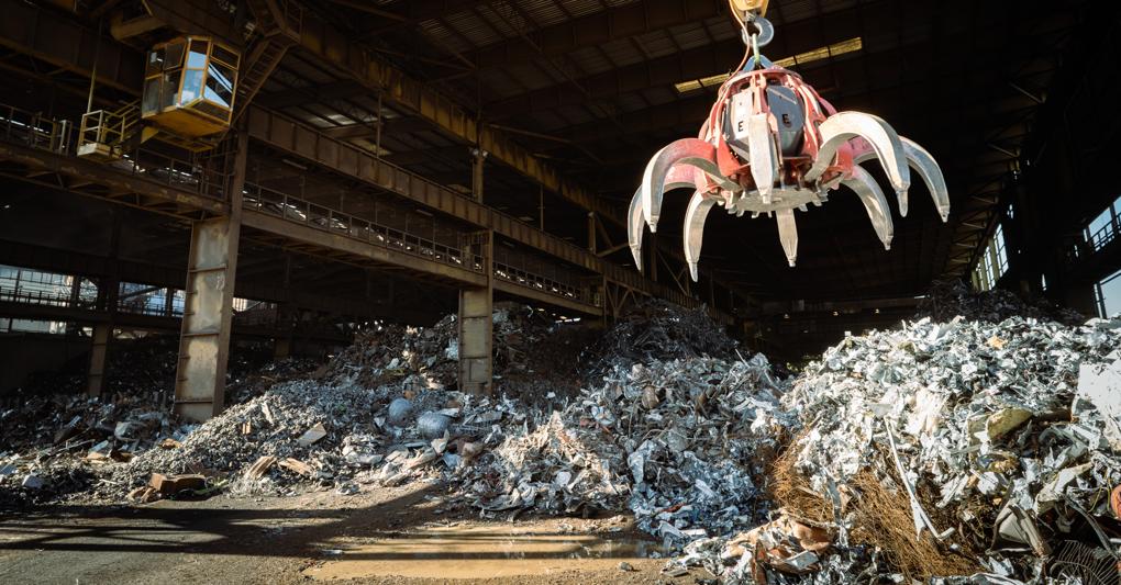 La produzione dell'acciaio parte dalla fusione del rottame in forni elettrici 