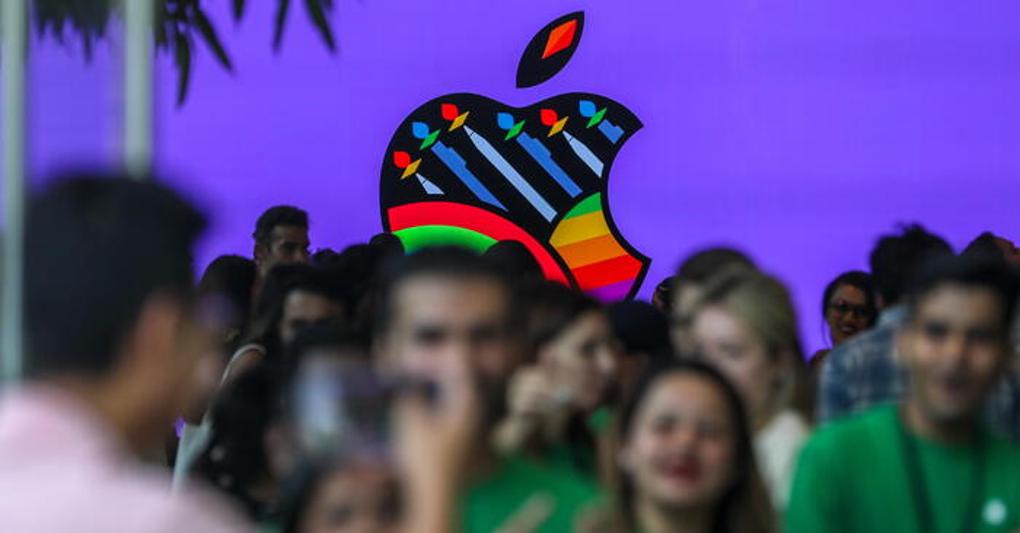 Apple svela il visore per realtà virtuale e aumentata: occhi punt...