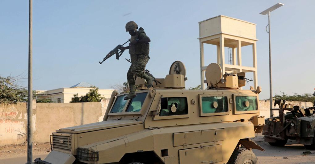 Un soldato in servizio presso la Missione dell’Unione Africana in Somalia (foto Reuters/Foto d’archivio) 