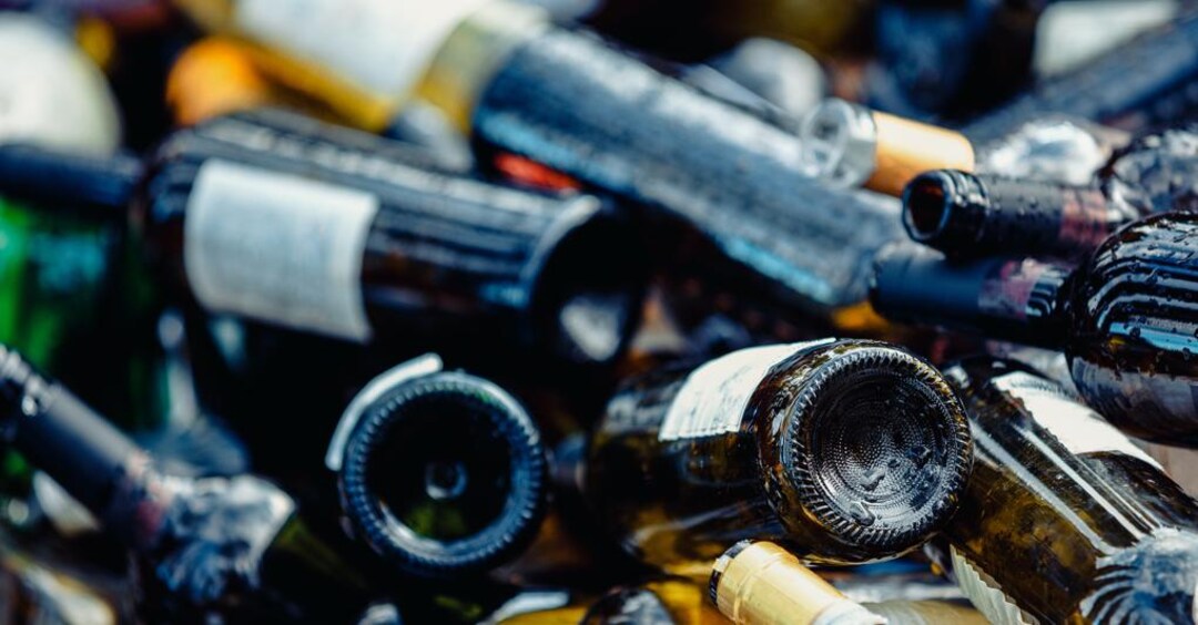 Bottiglie pesanti e tappi in sughero: i pregiudizi che limitano la  sostenibilità del vino - Il Sole 24 ORE