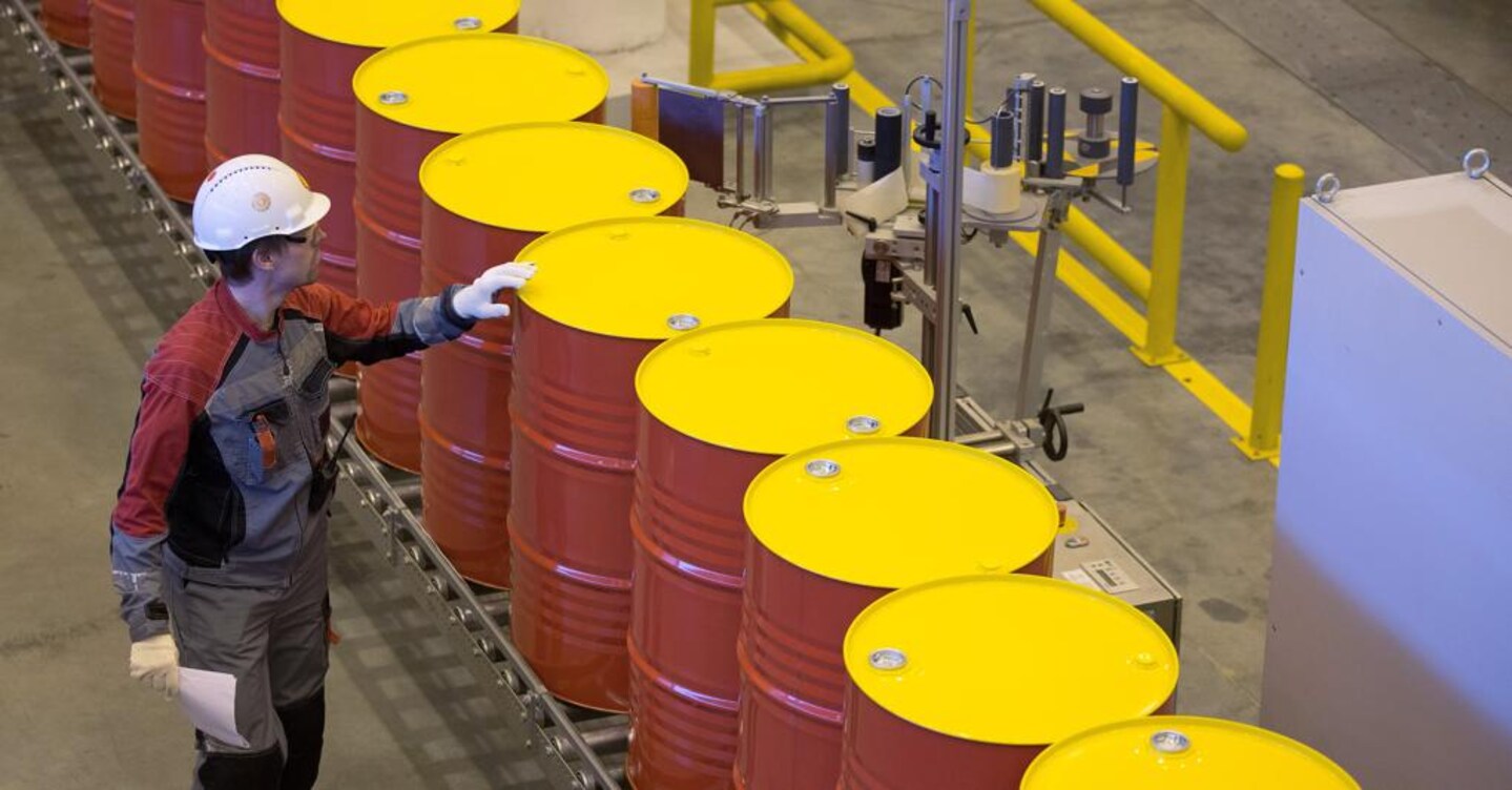 Recupera l'oil dopo  lo stop all'export russo di carburanti, balza Saras 
