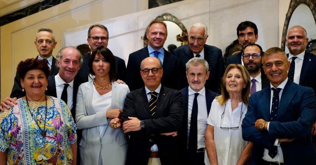 I ministri presenti alla riunione degli ex titolari del dicastero dell’Agricoltura oggi guidato da Francesco Lollobrigida 