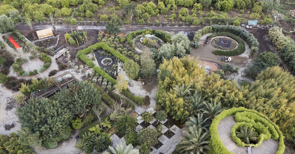  Una vista dall’alto del giardino  di Radice Pura Garden Festival  2023, la biennale del paesaggio del Mediterraneo  