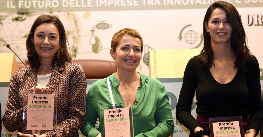 Tre dei 12 premiati 2022 con il Premio Impresa sostenibile (le rappresentanti delle imprese Connexia, Aworld e Atotus)  
