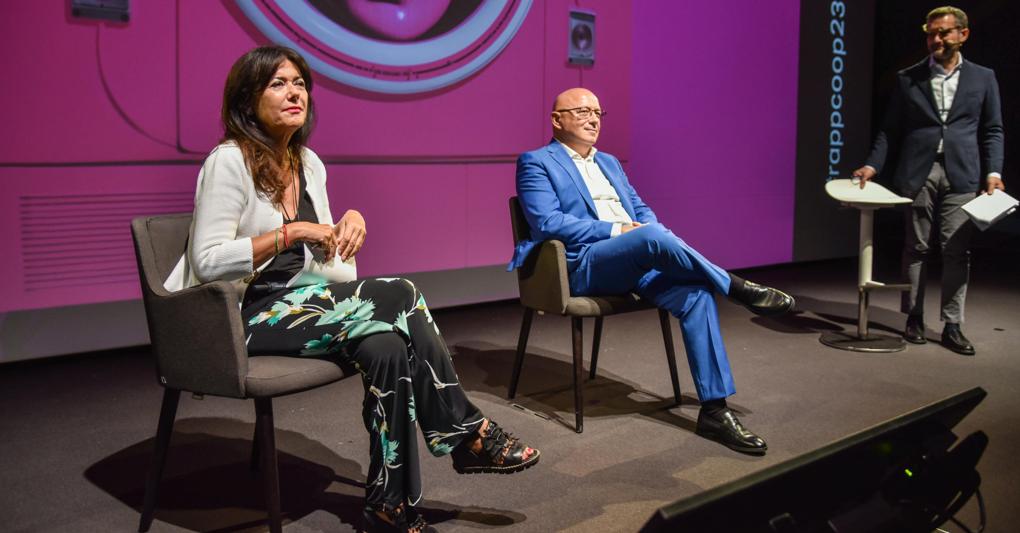 Maura Latini e Marco Pedroni alla presentazione del rapporto Coop 2023 (Ansa) 