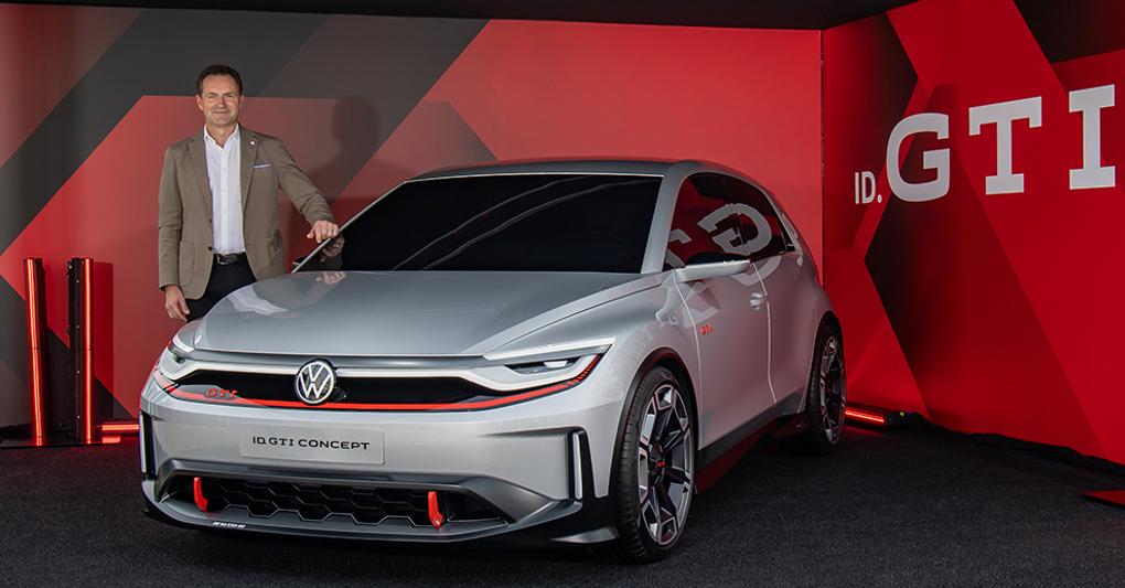 Sportività sostenibile. La ID.GTI Concept, vettura che anticipa la prossima piccola sportiva elettrica firmata Vw che recupera la tradizione della mitica Golf GTI 