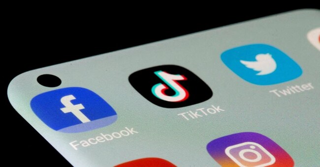 Dal 25 agosto le norme si applicano ai primi 19 soggetti, per numero di utenti