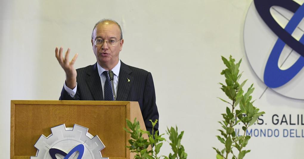 Il ministro Giuseppe Valditara in visita all’Itis Galileo Galilei di Roma (Imagoeconomica) 