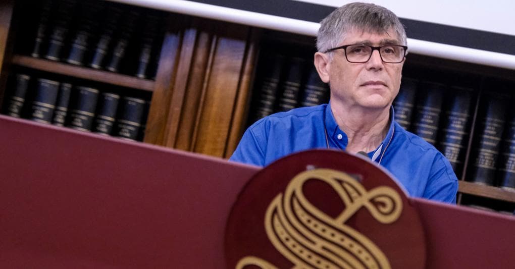 Padre Maurizio Patriciello  (Foto Mauro Scrobogna /LaPresse ) 