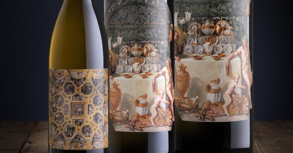 Bottiglie di Lugana Doc  Camera di Amore e Psiche di Villa della Torre nato in collaborazione con Fondazione Palazzo Te di Mantova 
