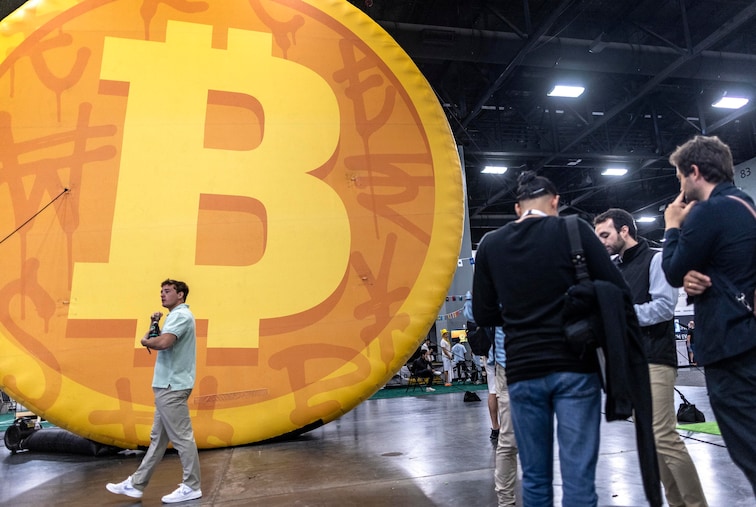 Bitcoin, rialzo senza pause. I quattro motivi per cui il prezzo sta volando (+153% nel 2023)