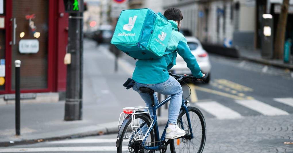 Algoritmo, ecco come la direttiva Ue trasformerà i rider in lavoratori dipendenti