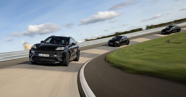 Nella foto un esemplare non definitivo della nuova Macan elettrica. Fondamentale per le sorti di Porsche  porta al debutto la piattafforma PPE