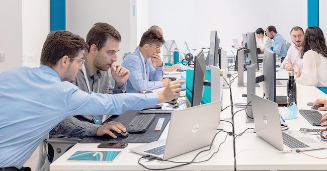 Ingegneri al lavoro per ultimare i progetti dei reattori di ultima generazione. Newcleo, nata a settembre 2021, ha 360 dipendenti ed è presente in Italia, Francia e Gran Bretagna