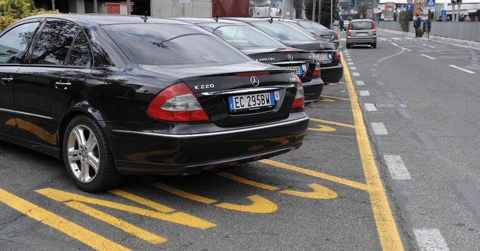 Domani Ncc di nuovo in piazza contro la riforma Salvini. Stop anche ai servizi Uber Domani Ncc di nuovo in piazza contro la riforma Salvini. Stop anche ai servizi Uber