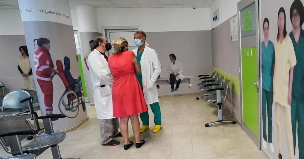 Spunta il daspo per chi aggredisce medici e infermieri: 3 anni senza cure gratis