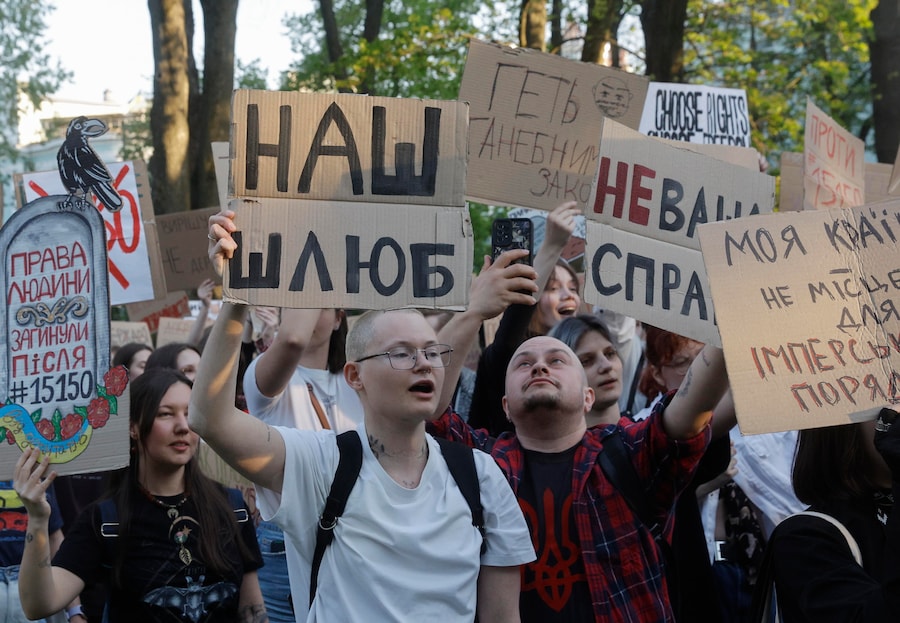 EPA/SERGEY DOLZHENKO (EPA)