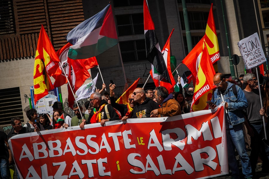 Sciopero Nazionale USB, per i salari e in solidarietà al popolo palestinese. (Ansa)