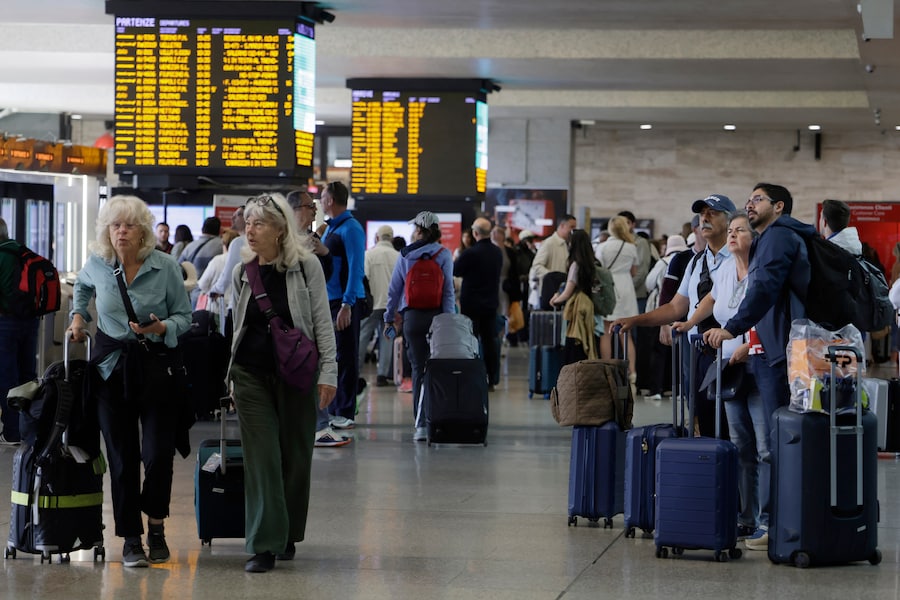 Sciopero dei Trasporti alla stazione Termini (LaPresse)