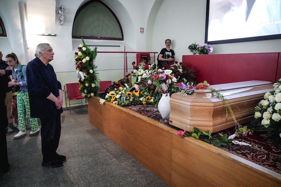 Don Ciotti ai funerali del fondatore di Slow Food Carlo Petrini (ANSA)