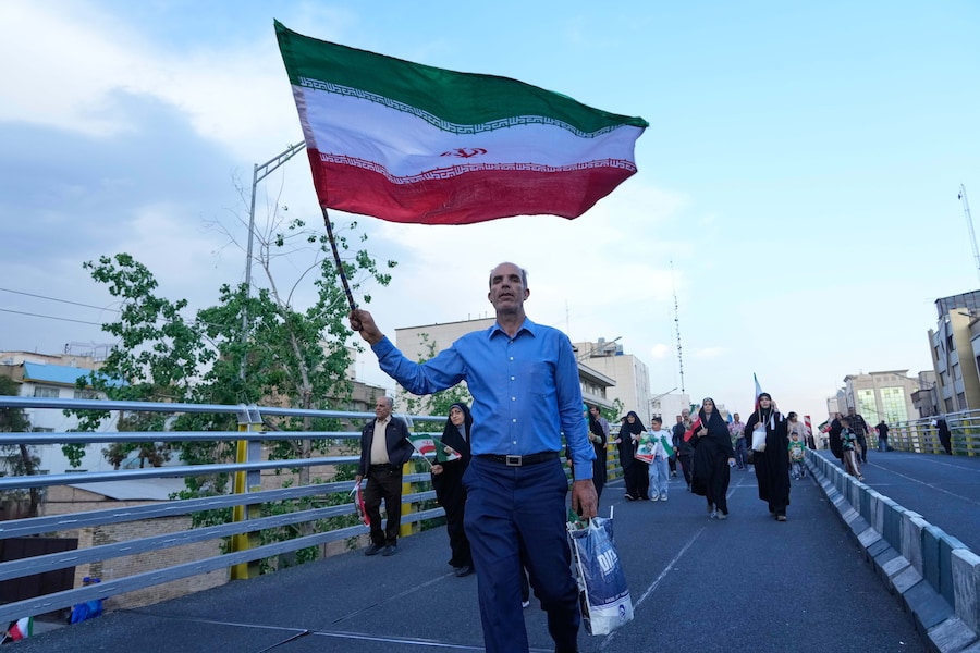 Manifestazione organizzata dallo Stato a Teheran, in Iran, mercoledì 29 aprile 2026, per celebrare il compleanno dell'Imam Reza, l'ottavo imam della comunità musulmana sciita, e per manifestare sostegno alla Guida Suprema iraniana, l'Ayatollah Mojtaba Khamenei. (Foto AP/Vahid Salemi) (APN)
