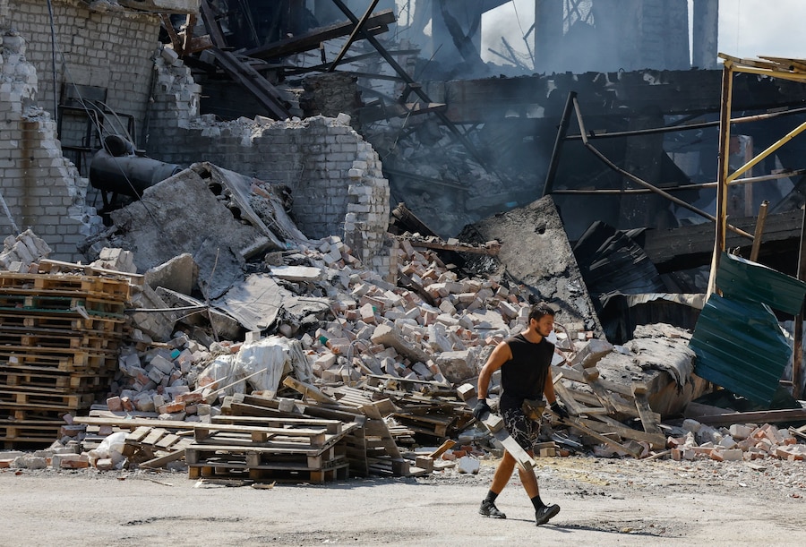 Attacco, definito dalle autorità insediate dalla Russia come un “attacco ucraino”, nel corso del conflitto tra Russia e Ucraina nella città di Horlivka (Gorlovka), nella regione di Donetsk, un’area dell’Ucraina controllata dalla Russia, il 17 luglio 2026. REUTERS/Alexander Ermochenko (REUTERS)