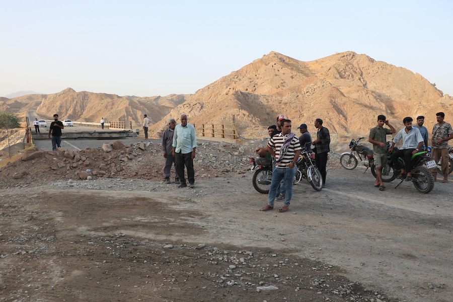 Ponte danneggiato da un attacco statunitense sulla strada che collega Rudan e Bandar Abbas, nel sud dell’Iran, il 18 luglio 2026. Gli Stati Uniti hanno sferrato diversi attacchi in tutto il sud dell’Iran. EPA/AMIR HOSSEIN KHORGOOEI (EPA)