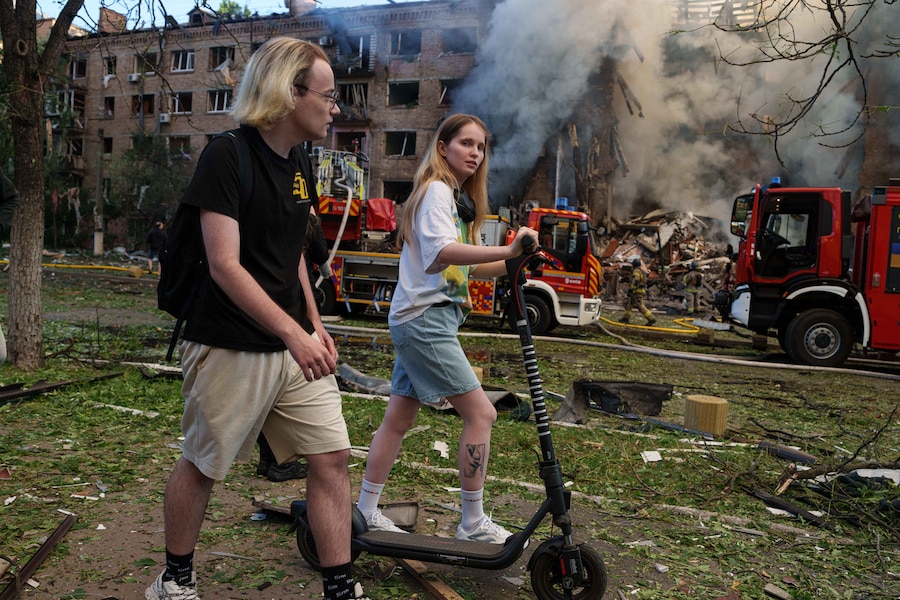 (AP Photo/Evgeniy Maloletka) (APN)
