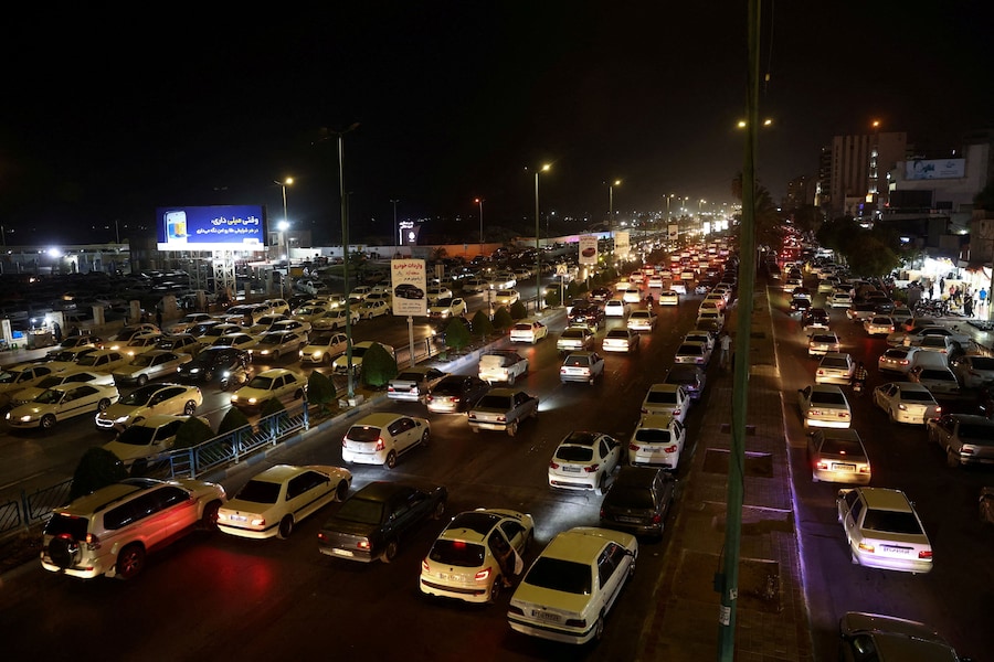Traffico su una strada di Bandar Abbas, in Iran, 25 agosto 2026. Majid Asgaripour/WANA (via REUTERS)