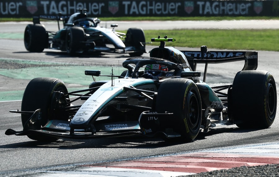 Formula One F1 - Italian Grand Prix - Autodromo Nazionale Monza, Monza, Italy - September 6, 2026 Mercedes' Andrea Kimi Antonelli and Mercedes' George Russell in action during the race REUTERS/Guglielmo Mangiapane (REUTERS)