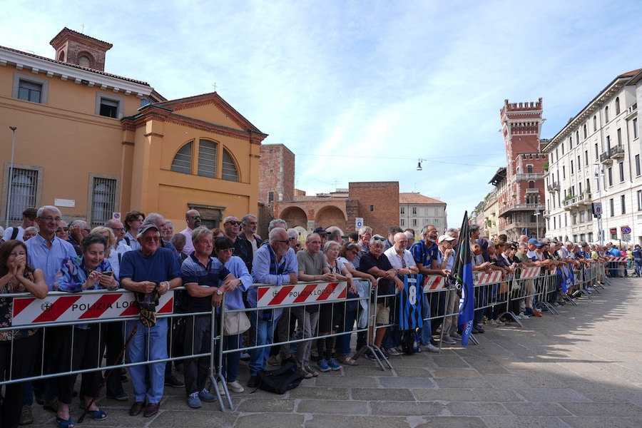Funerali di Sandro Mazzola presso la Basilica di Sant'Ambrogio, Milano (Italy) September 21 2026 (Photo Claudio Furlan/LaPresse) Sandro Mazzola's funeral at the Basilica of Sant'Ambrogio, Milan (Italy), September 21, 2026 (Photo by Claudio Furlan/LaPresse) (LAPRESSE)