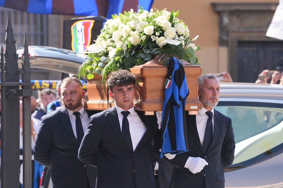 Funerali di Sandro Mazzola presso la Basilica di Sant'Ambrogio, Milano (Italy) September 21 2026 (Photo Claudio Furlan/LaPresse) Sandro Mazzola's funeral at the Basilica of Sant'Ambrogio, Milan (Italy), September 21, 2026 (Photo by Claudio Furlan/LaPresse) (LAPRESSE)