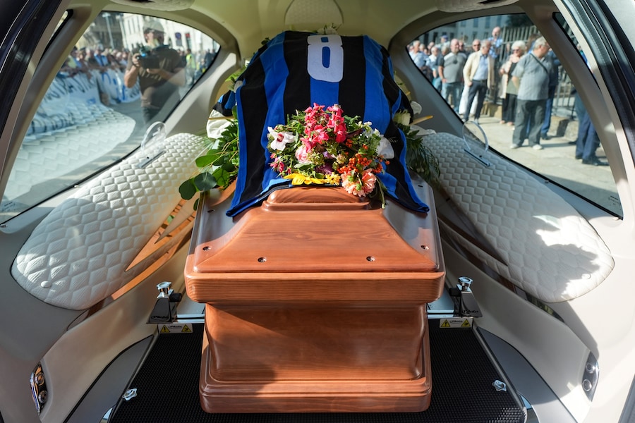 Funerali di Sandro Mazzola presso la Basilica di Sant'Ambrogio, Milano (Italy) September 21 2026 (Photo Claudio Furlan/LaPresse) Sandro Mazzola's funeral at the Basilica of Sant'Ambrogio, Milan (Italy), September 21, 2026 (Photo by Claudio Furlan/LaPresse) (LAPRESSE)